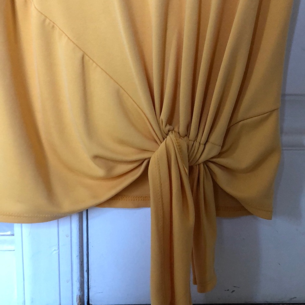 Yellow Top - Picture 3 of 4